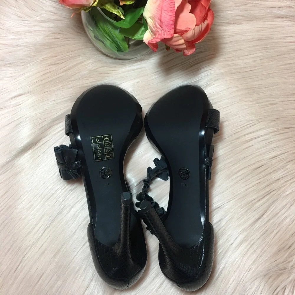 MICHAEL KORS BELLA OPEN TOE SLIP ON RUFFLE TRIM HEELED SANDALS BLACK‎ 10